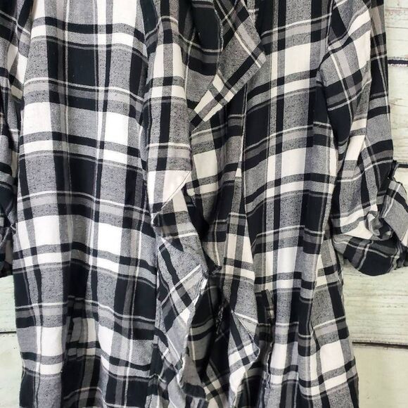 EST. 1946 Women’s Plaid Waterfall Open Front Cardigan Black White Plus Size 18/2 - Picture 3 of 10
